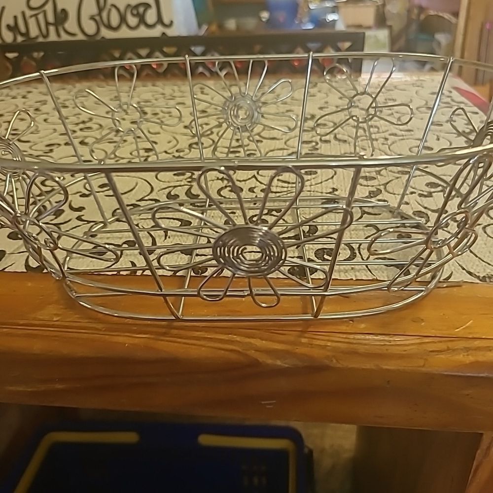 Wire Floral Basket - Picture 4 of 6